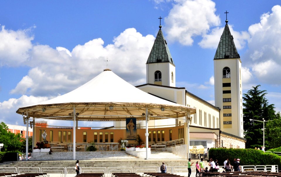 Saint James Church (St. Jakov) Medjugorje - Hotel Pansion Porta - Bosnia Herzegovina - Creative Commons by gnuckx