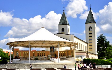 Saint James Church (St. Jakov) Medjugorje - Hotel Pansion Porta - Bosnia Herzegovina - Creative Commons by gnuckx