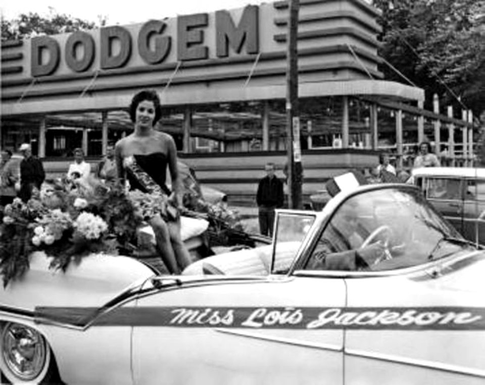 Grand Bend in 1960 w 1957 Oldsmobile 98 Convertible