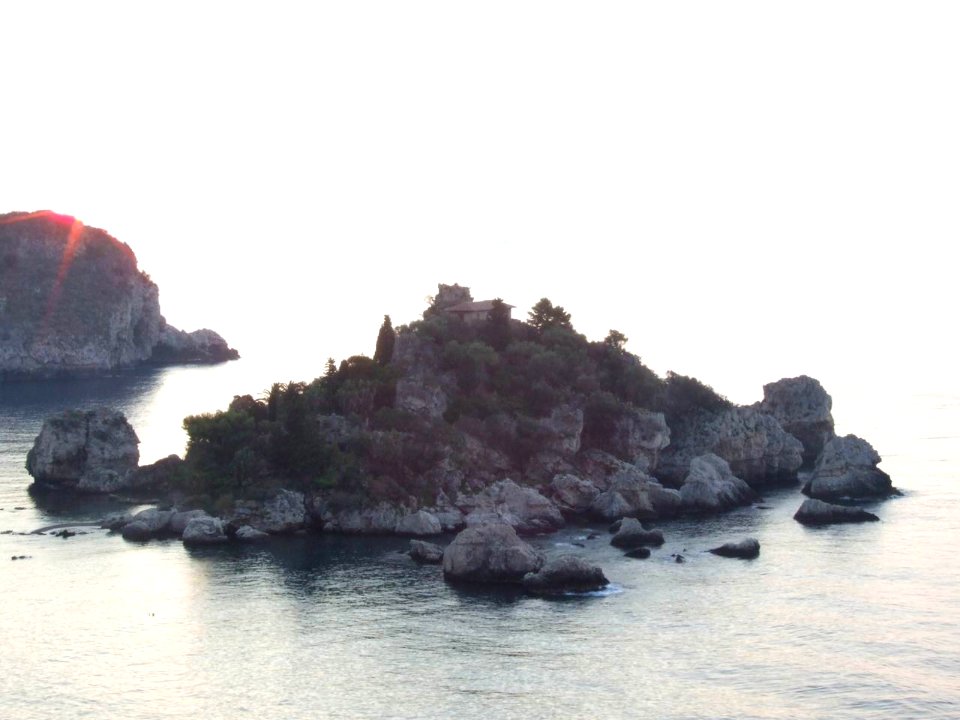Dawn Sunset-Isola Bella-Taormina-Sicilia-Italy - Creative Commons by gnuckx