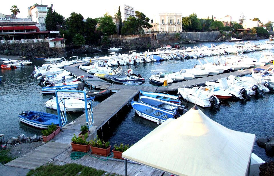 Porto Ulisse-Ognina-Catania-Sicilia-Italy - Creative Commons by gnuckx