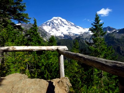 Eagle Cliff Lookout at Mt. Rainier NP in WA