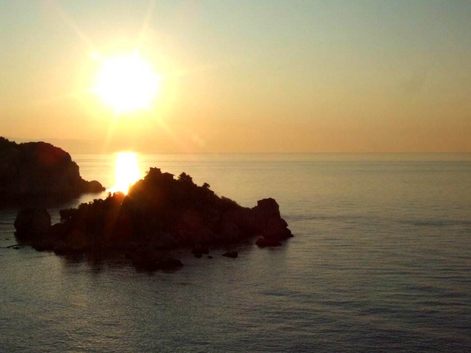 Dawn Sunset-Isola Bella-Taormina-Sicilia-Italy - Creative Commons by gnuckx