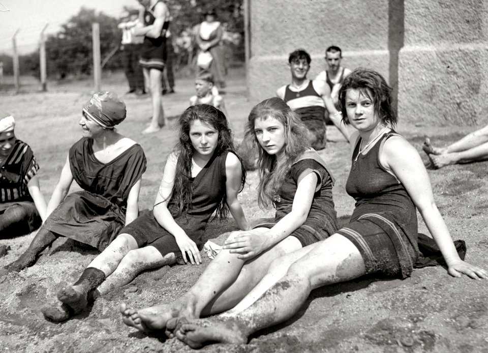 Tidal Basin Bathers, Washington, D.C., 1922