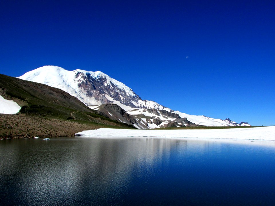 Frozen Lake at Mt. Rainier NP in WA