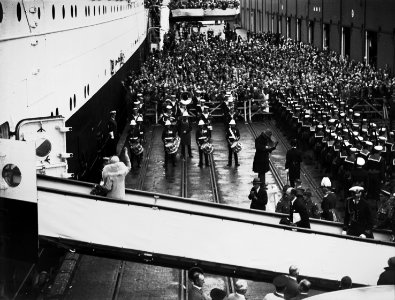 107; Departure of Lord and Lady Bledisloe from New Zealand - Mar 1935