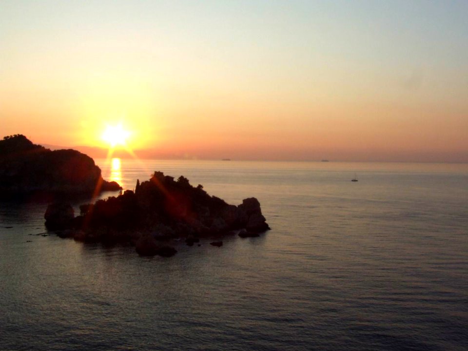 DSCF7825-Dawn Sunset-Isola Bella-Taormina-Sicilia-Italy-gnuckx CC0 HQ