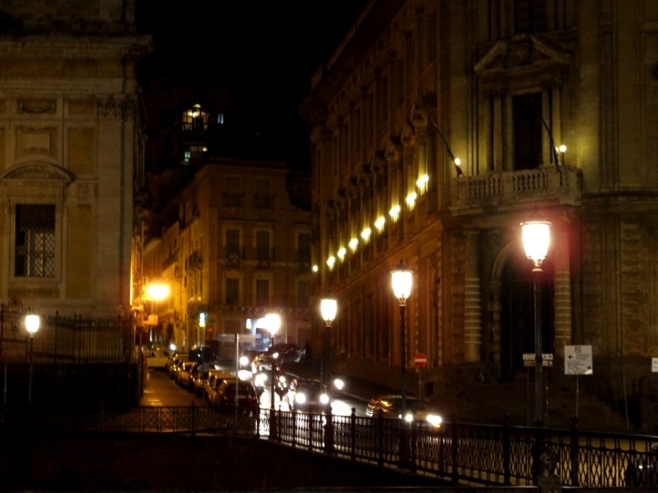 Catania Piazza Stesicoro Sicily Italy - Creative Commons by gnuckx