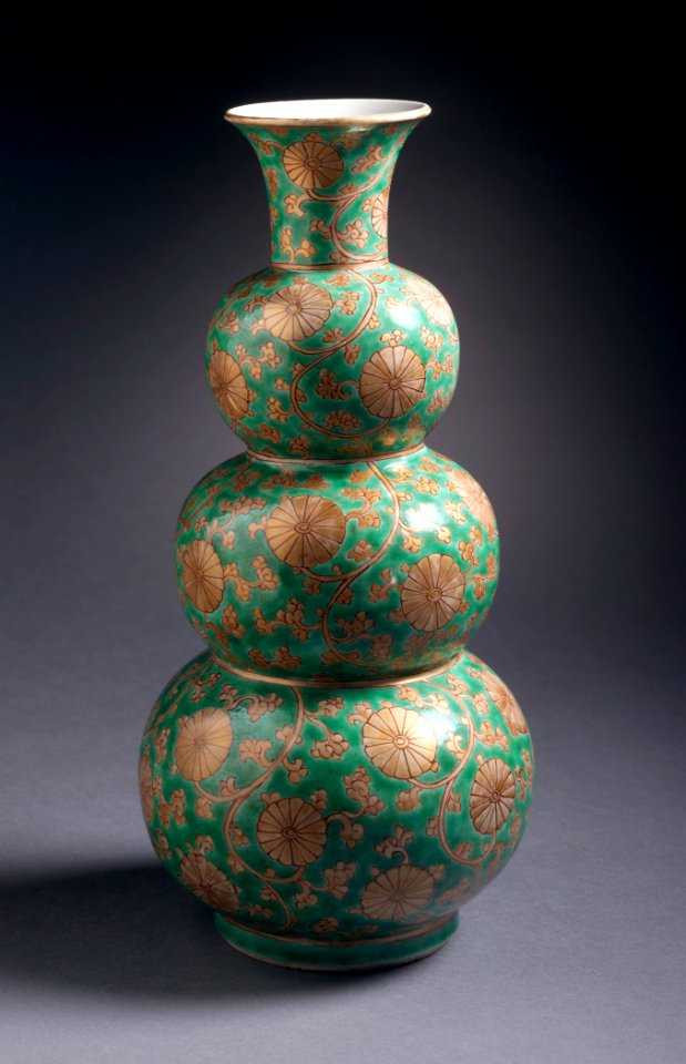 Vase (Ping) in the Form of a Gourd with Floral Scrolls LACMA M.74.135.5