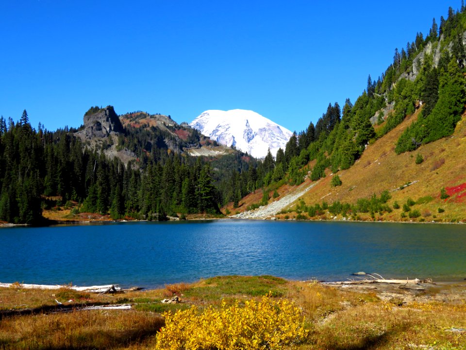 Tatoosh Lakes at Tatoosh Ridge in WA