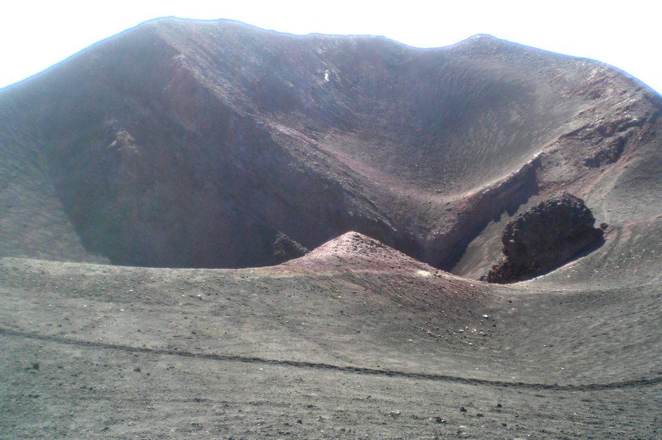 Addio Torre del Flosofo - Aftermath Etna Volcano Paroxysmal Eruption October 26 2013 - Creative Commons by gnuckx