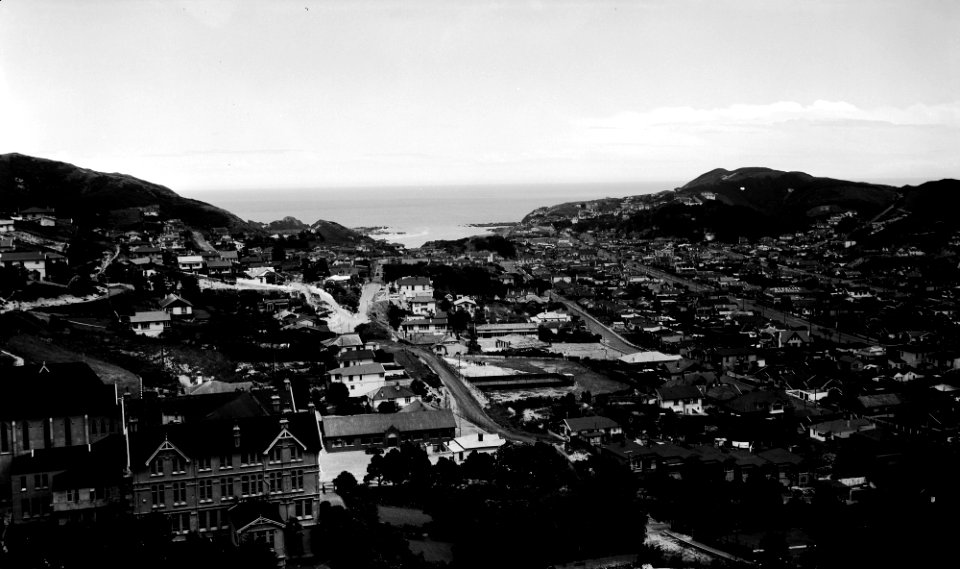 462; Island Bay, from above Erskine College - Circa 1940
