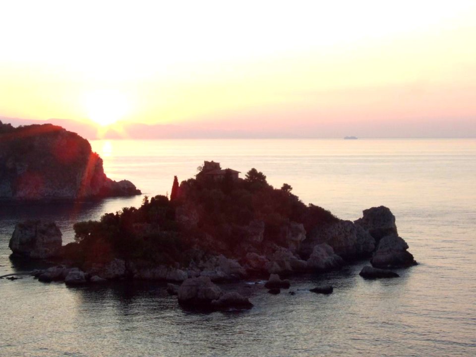 DSCF7786-Dawn Sunset-Isola Bella-Taormina-Sicilia-Italy-gnuckx CC0 HQ