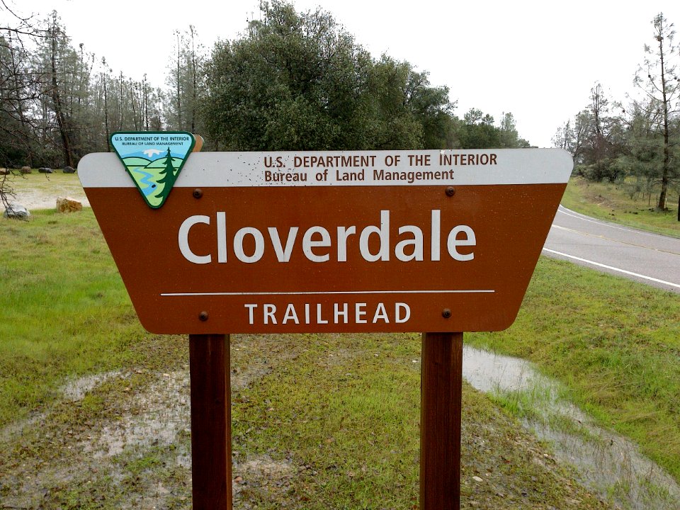 Sign for Cloverdale Trailhead