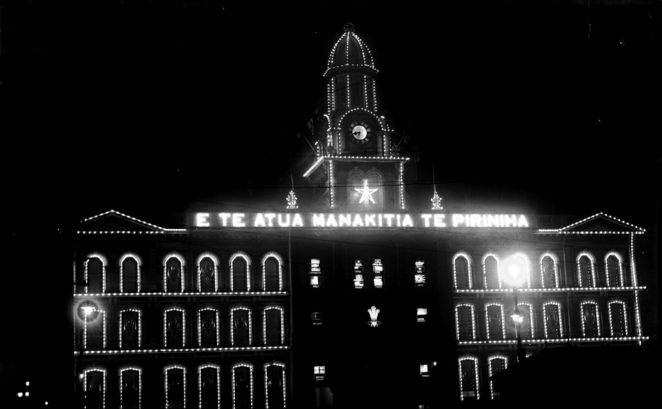 95; Wellington Post Office illuminations, Prince of Wales visit - May 1920