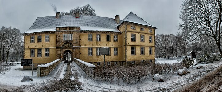 Winter snow castle strünkede