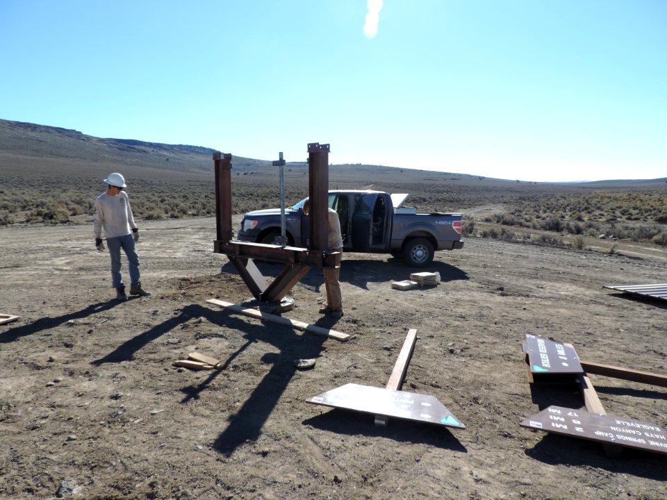 Kiosk Installation Boulder Reservoir in Applegate Field Office