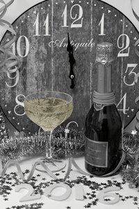 Champagne new year abut photo