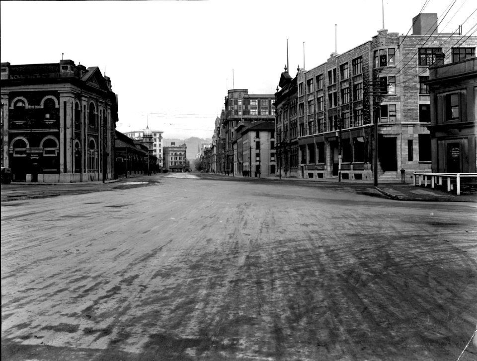 6- Customhouse Quay