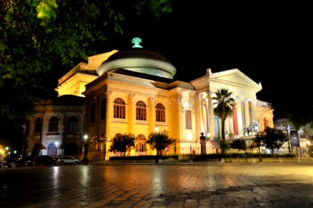 Teatro Massimo - Palermo Italy - Creative Commons by gnuckx