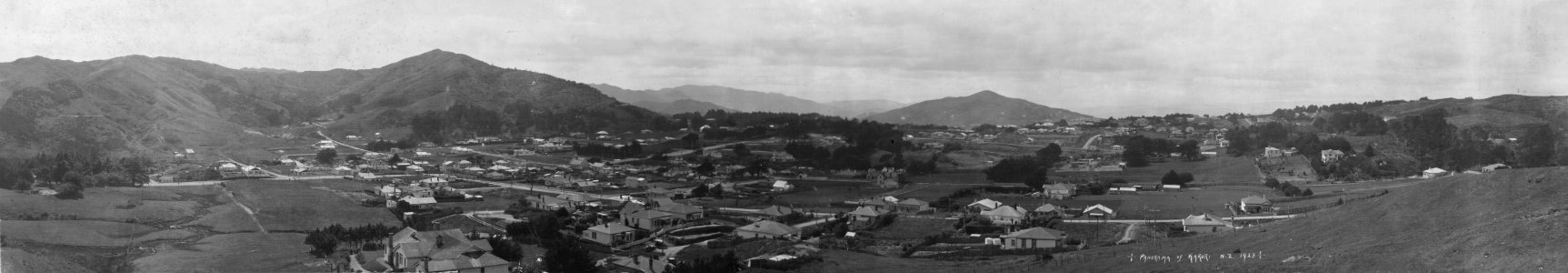 8; Panorama of Karori N.Z. 1923 - 1923