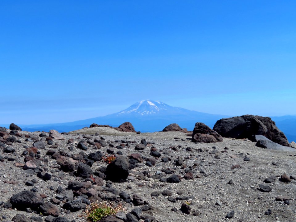 Mt. St. Helens Summit Trail in WA