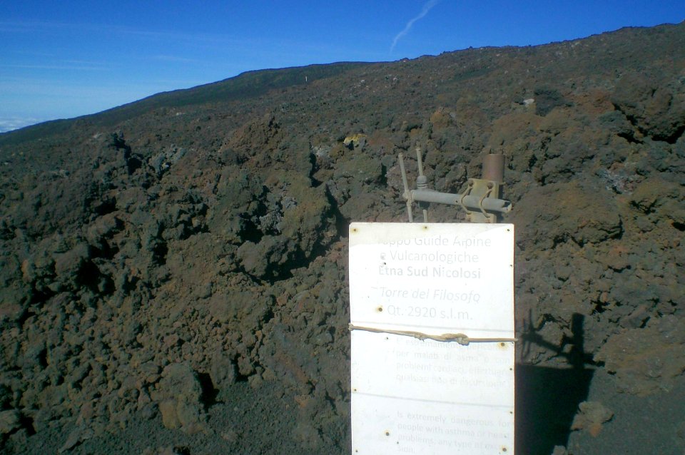 Addio Torre del Flosofo - Aftermath Etna Volcano Paroxysmal Eruption October 26 2013 - Creative Commons by gnuckx