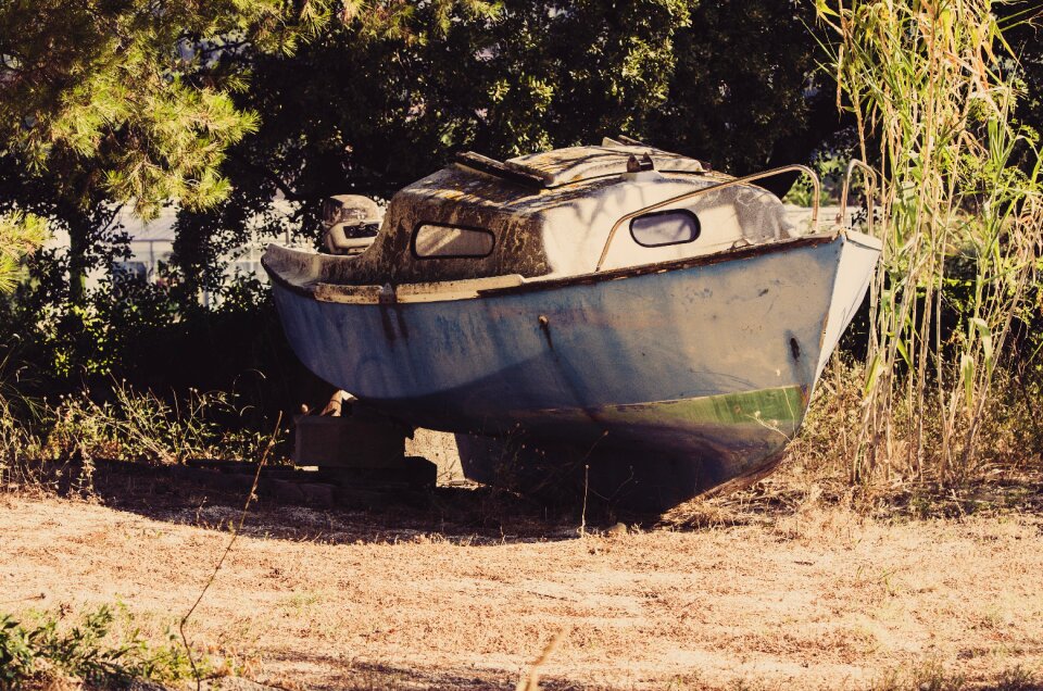Sail sailing wrecked