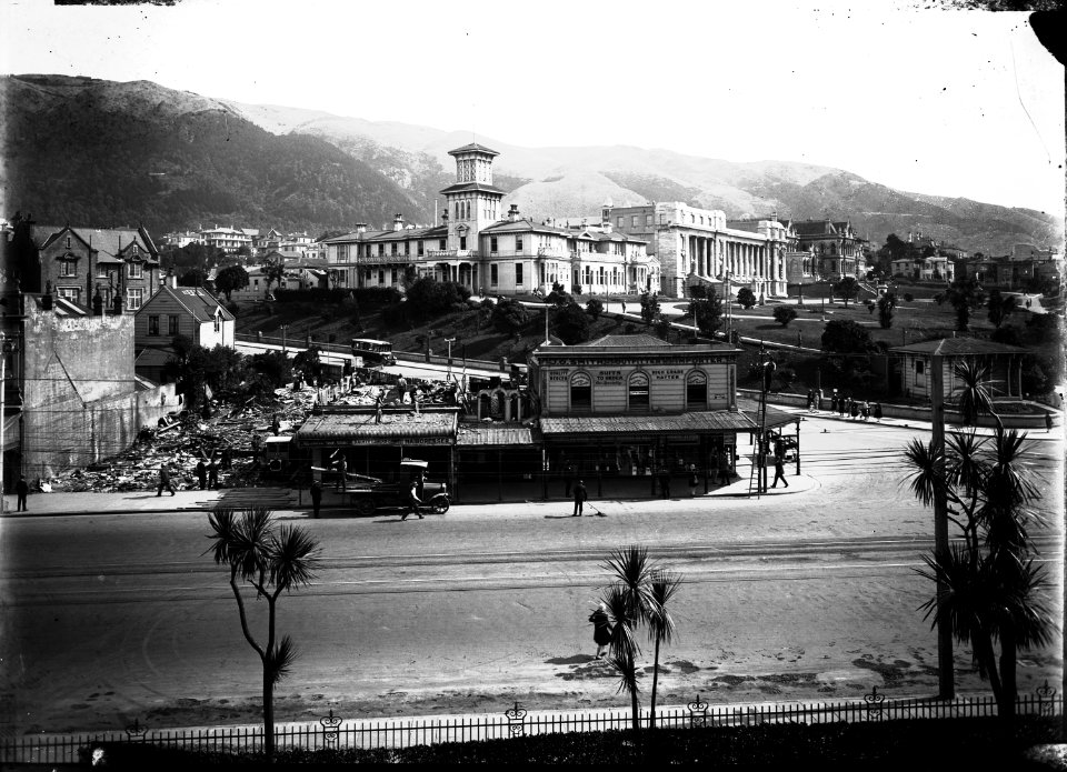 44; Corner of Bowen Street and Lambton Quay - Circa 1929