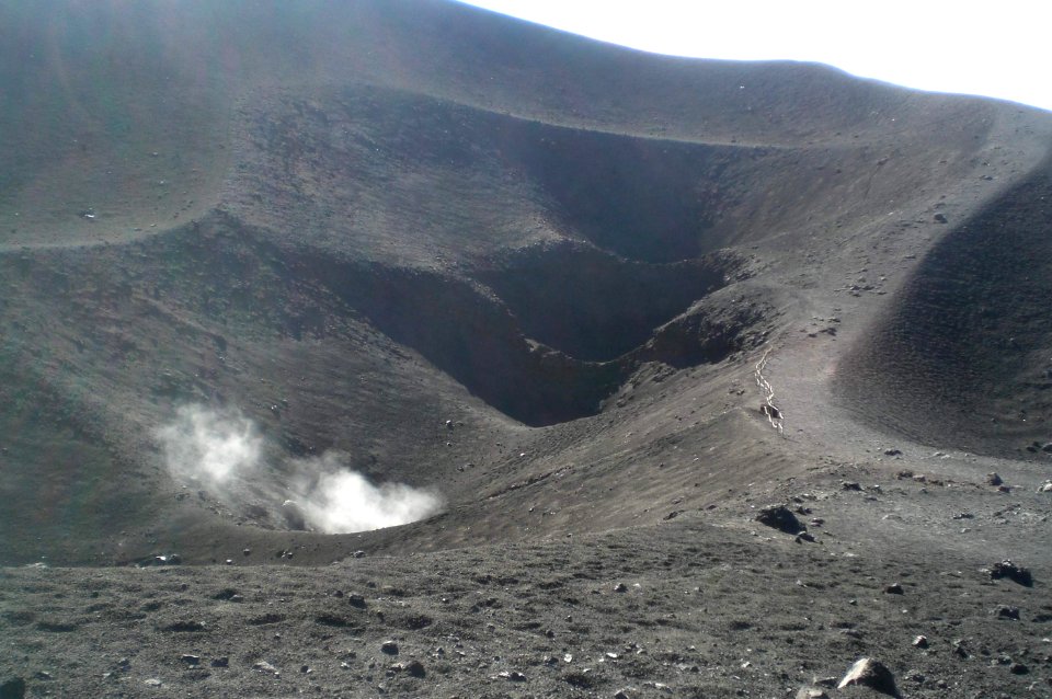 Addio Torre del Flosofo - Aftermath Etna Volcano Paroxysmal Eruption October 26 2013 - Creative Commons by gnuckx