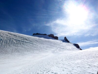 Mountaineering snow cordee photo
