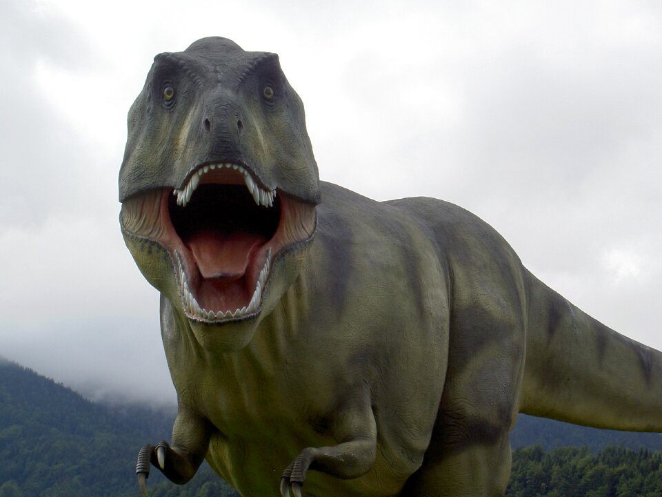 Roaring standing fear