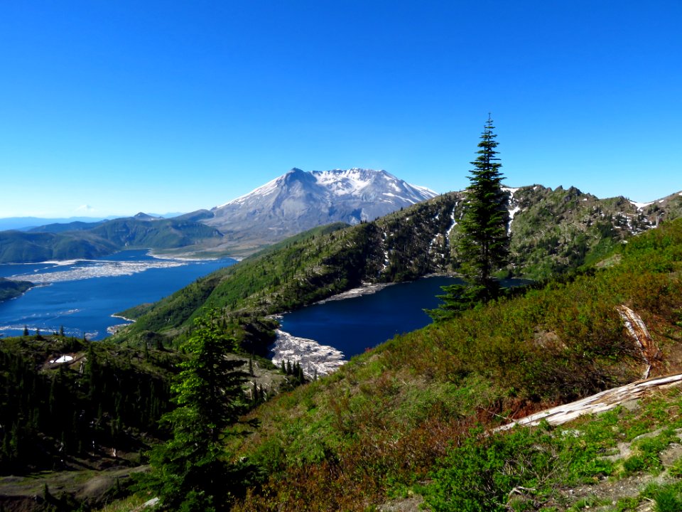 St. Helens Lake at Mt. Margaret Backcountry in WA
