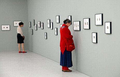 Viewing human art