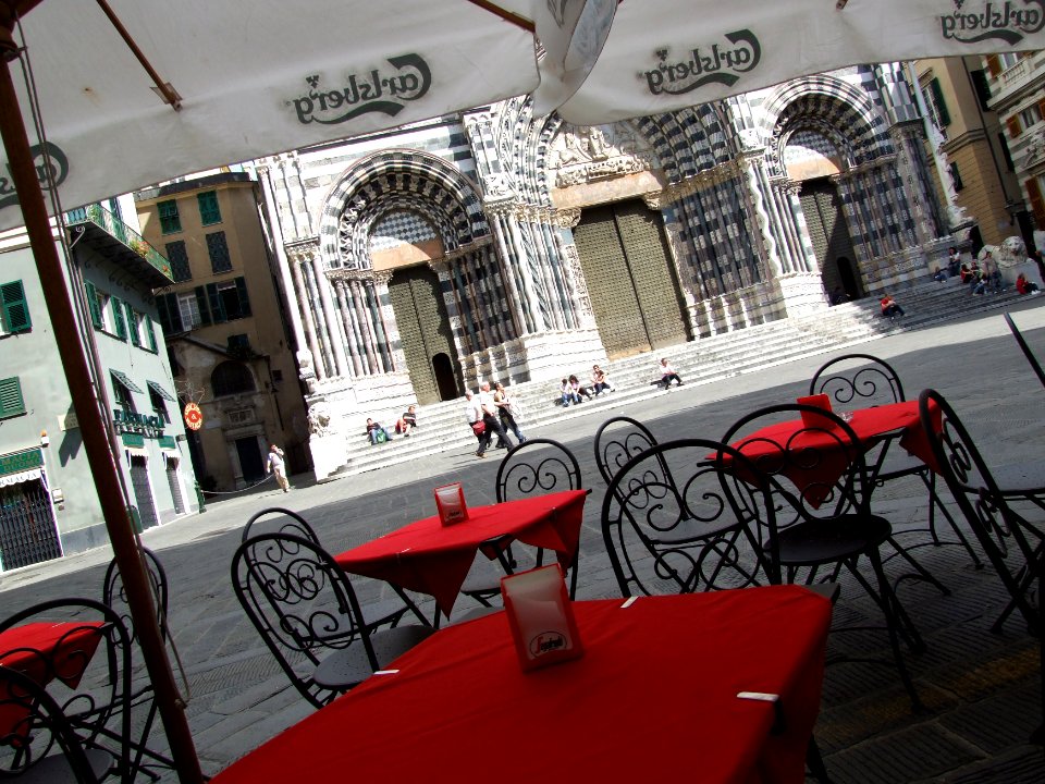 Cathedral San Lorenzo Genova Liguria Italy - Creative Commons by gnuckx