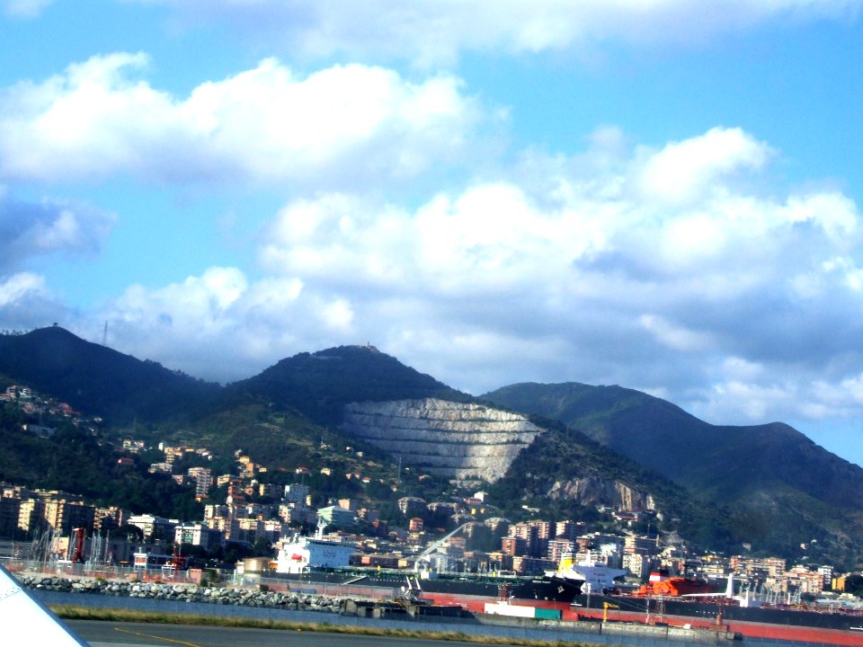 Genova-Airport-Liguria-Italy - Creative Commons by gnuckx