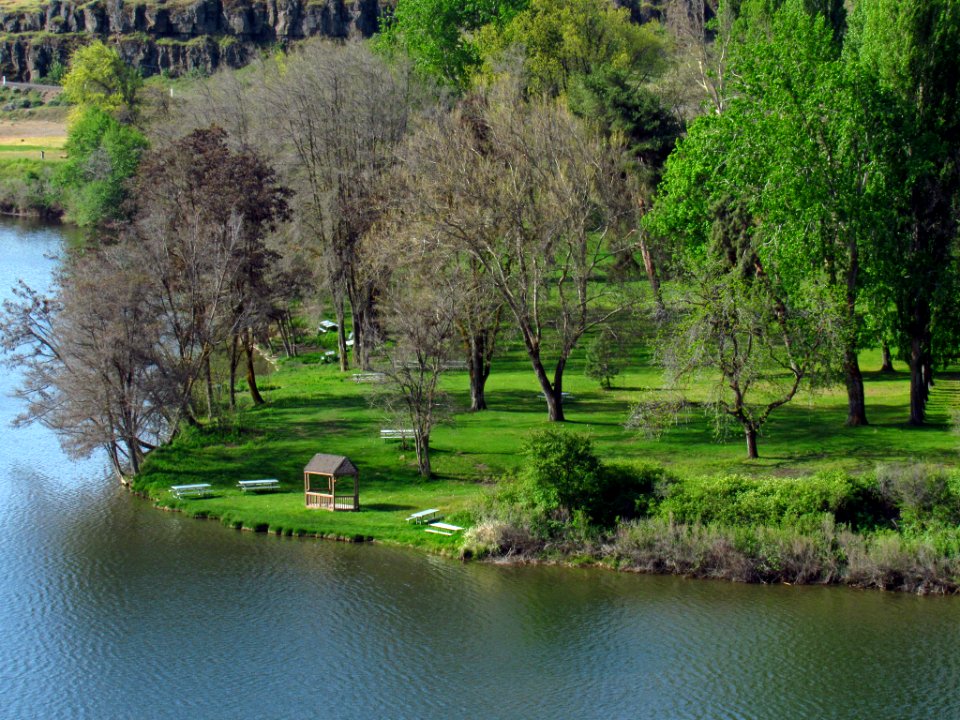 Horsethief Lake in WA
