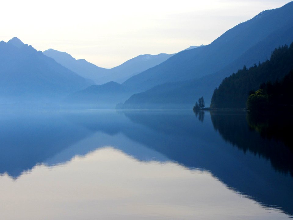 Lake Crescent at Olympic NP in WA
