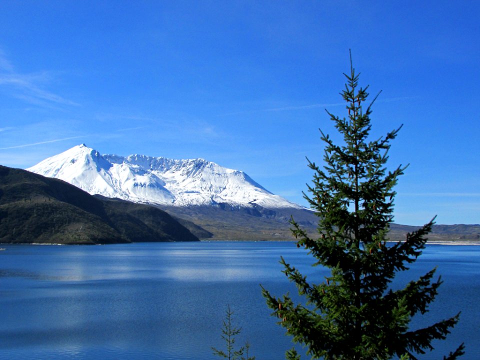 Spirit Lake at Mt. St. Helens NM in WA