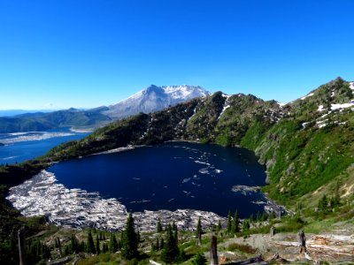 St. Helens Lake at Mt. Margaret Backcountry in WA