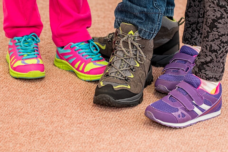Walking shoes sneakers