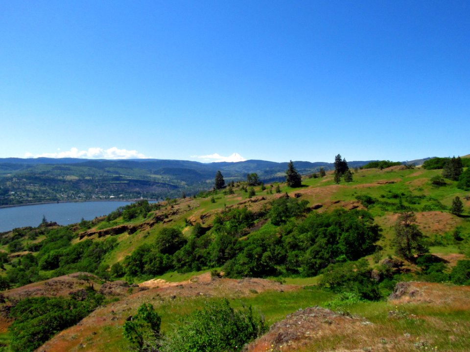 Labyrinth-Coyote Wall Trail in WA