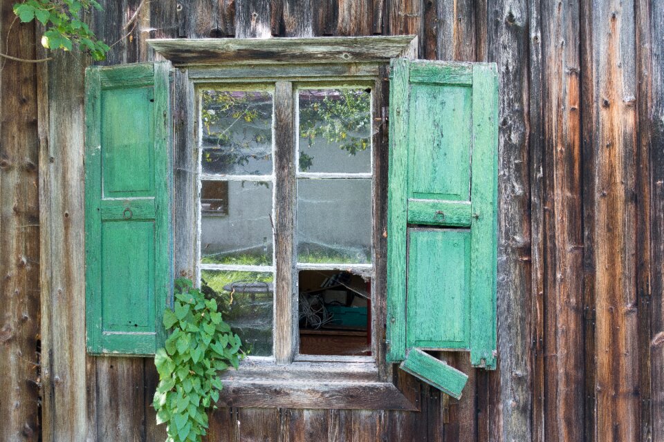 Shutter glass broken
