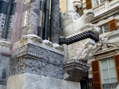 Cathedral San Lorenzo Genova Liguria Italy - Creative Commons by gnuckx