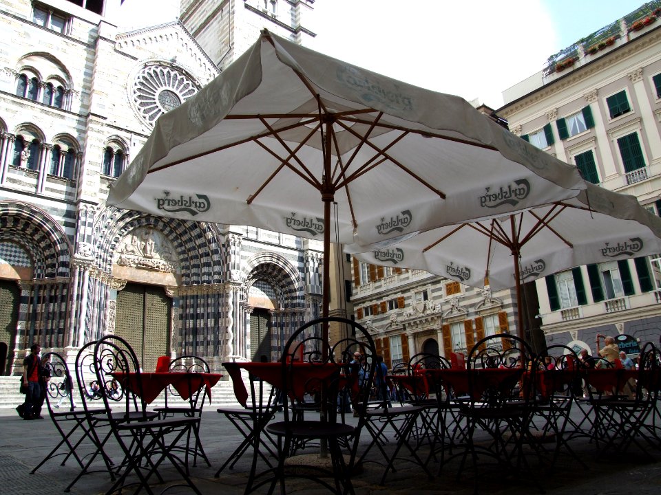 Cathedral San Lorenzo Genova Liguria Italy - Creative Commons by gnuckx