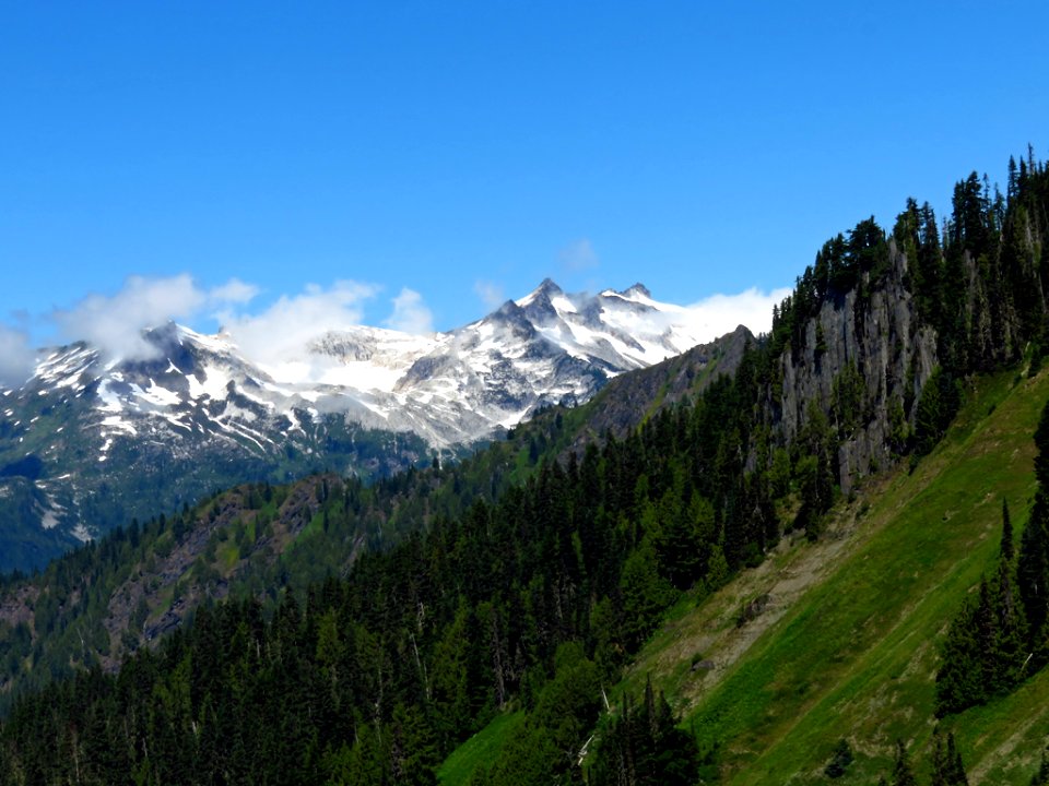 Hidden Lake Trail at North Cascades NP in WA