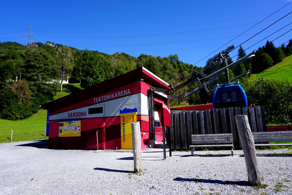 Töniberg/Elm (Kanton Glarus). Talstation Tschinglenbahn.