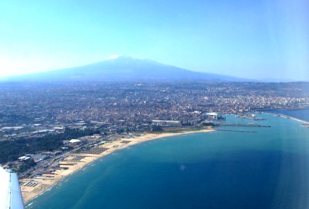 Fontanarossa-Etna Volcano-Catania-Sicilia-Italy - Creative Commons by gnuckx