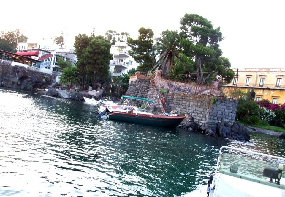 Porto Ulisse-Ognina-Catania-Sicilia-Italy - Creative Commons by gnuckx