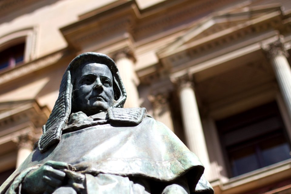 The Stern Statue Look